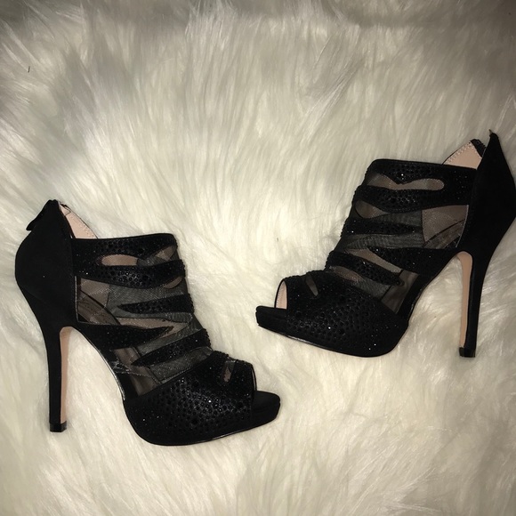 Heels - Picture 1 of 8